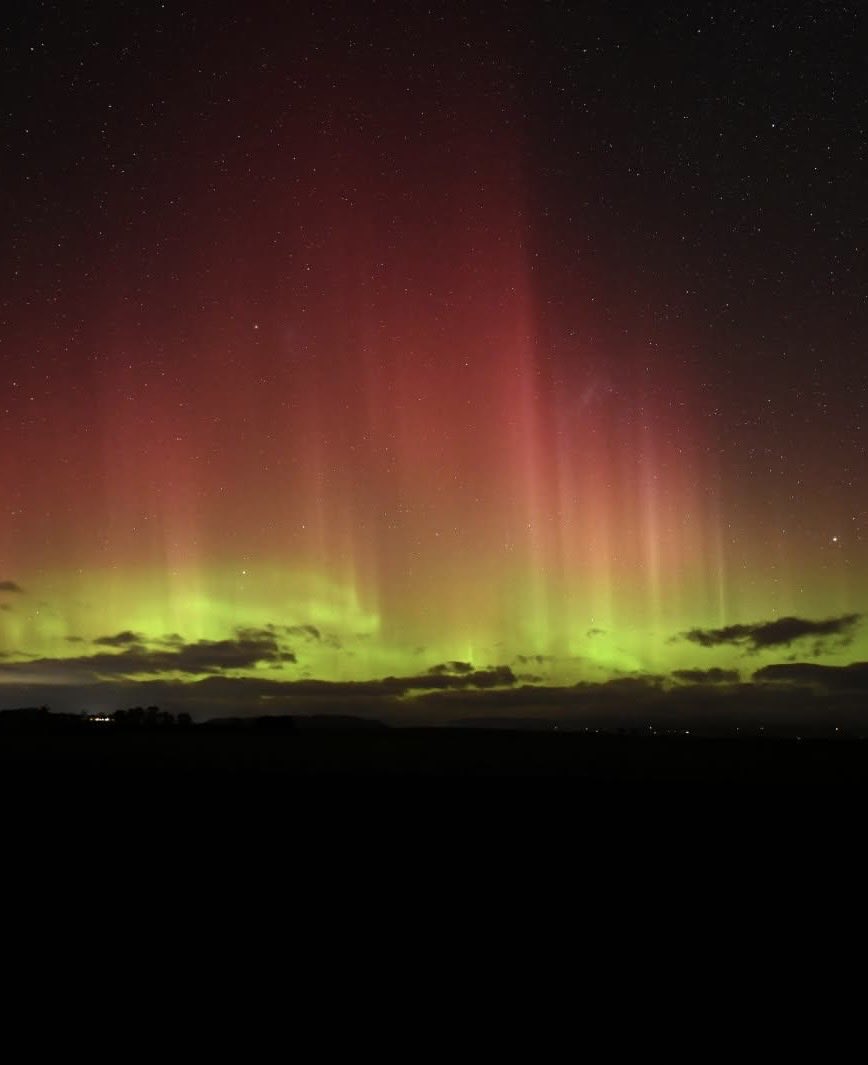 jeremyrockliff's tweet photo. Sassafras showing off 🙌
Amazing pic of the aurora on the weekend from Hayley Clarke 🙏 https://t.co/mKMkoX5Xfe