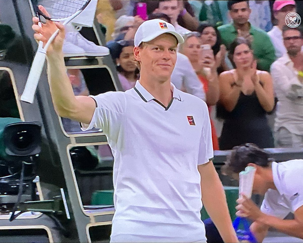 SamuSinner's tweet photo. Per la QUARTA volta consecutiva Jannik #Sinner accede ai quarti di finale a #Wimbledon https://t.co/cYn8KYa8ti