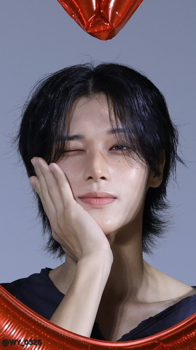 woolipmole's tweet photo. you ever see someone so pretty you want to cry https://t.co/5iyA9tOWuf