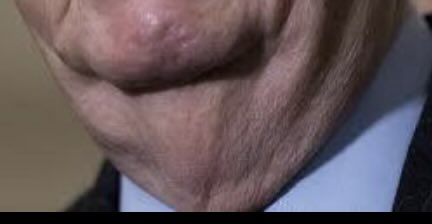 alwaysdoored's tweet photo. @GhannonBurton Can someone explain what the fuck this is https://t.co/YzFqWHENCF
