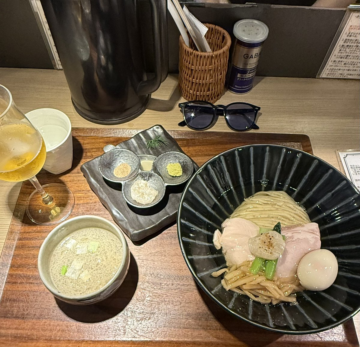 Amym_tc's tweet photo. Tokyo Style Noodleほたて日和@秋葉原

帆立の昆布水つけ麺 黒【醤油】
浅利オイルの油そば

昆布水纏ったつるもち麺を鰹塩山葵や酢橘で楽しみつつ旨味たっぷりつけ汁へと美味は無限大😍もっちもち旨味と相まった油そばも激ウマ🥰絶品スープ割りで🍙をお茶漬けに🙇至福なな1日ありがとうございました🙇 https://t.co/unynIJysg8