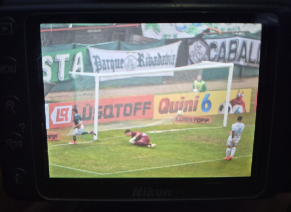 joaquinspotter's tweet photo. No nos despierten mas de este sueño!! Sufrimos mucho muchos años y hoy somos lideres en solitario de la Primera Nacional!! Disfrutemos todos este momento, el pueblo verdolaga se lo merece!!💚🇳🇬. Vamos por todo siempre!! Un equipo que deja la vida siempre! #1 #Ferro #vamosqvamos https://t.co/hXadlltX5R