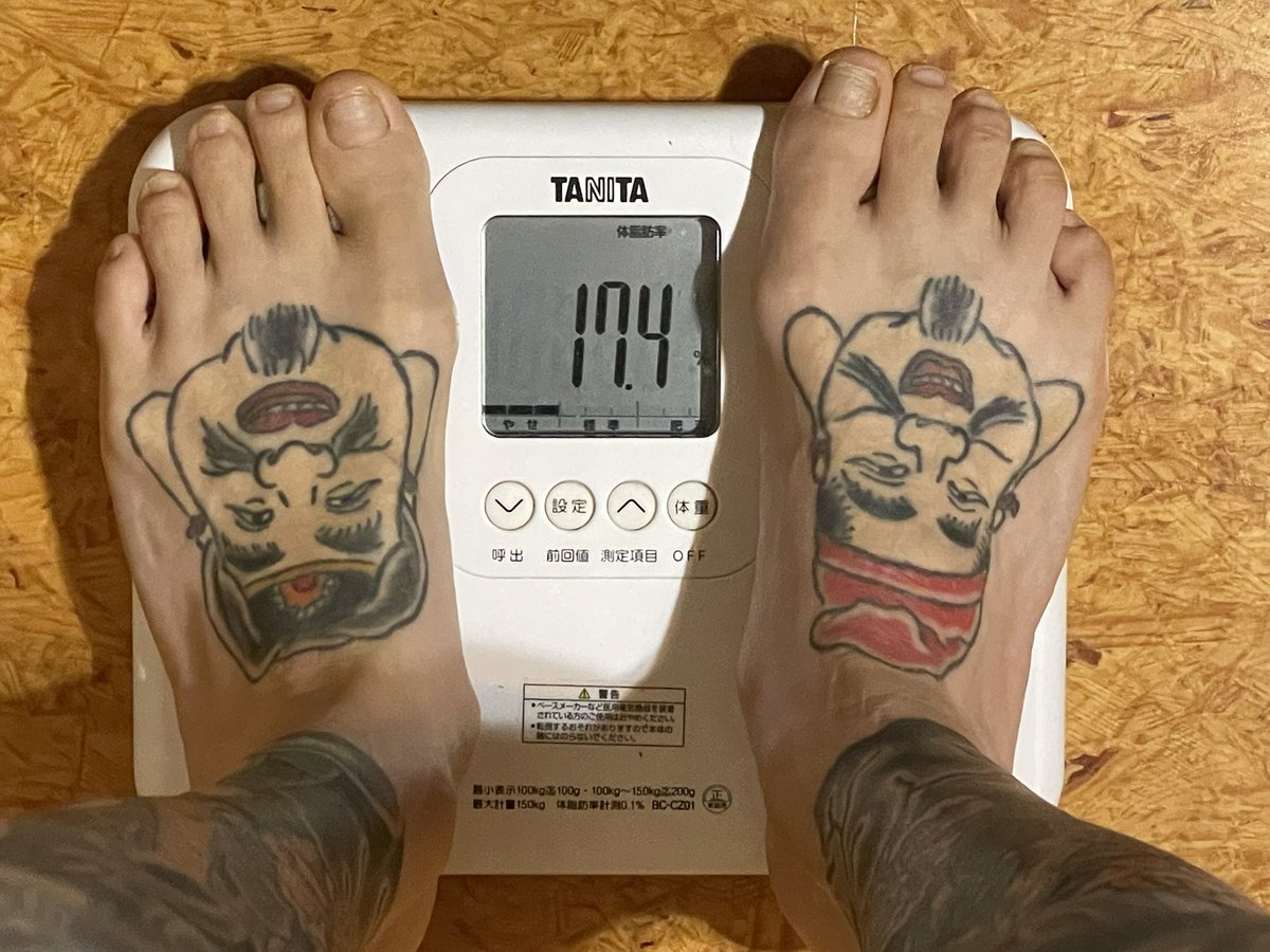 Rlmw0d's tweet photo. 7月6日(月)
身長：172.0cm
体重：51.8kg（前日比+0.4kg）
BMI：17.5
体脂肪率：17.5%（前日比+1.7%）
基礎代謝：1207kcal
#40代 #摂食障害の人と繋がりたい #下剤依存 #非嘔吐過食 https://t.co/oz2yLkXIaL