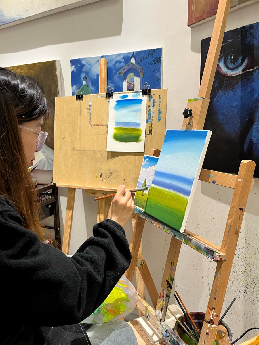 kohaume2's tweet photo. Immersive 1-hour oil painting workshop today! No experience needed—just grab a brush and let colors tell your story. Limited spots left, sign up now! https://t.co/2nF7mxailx