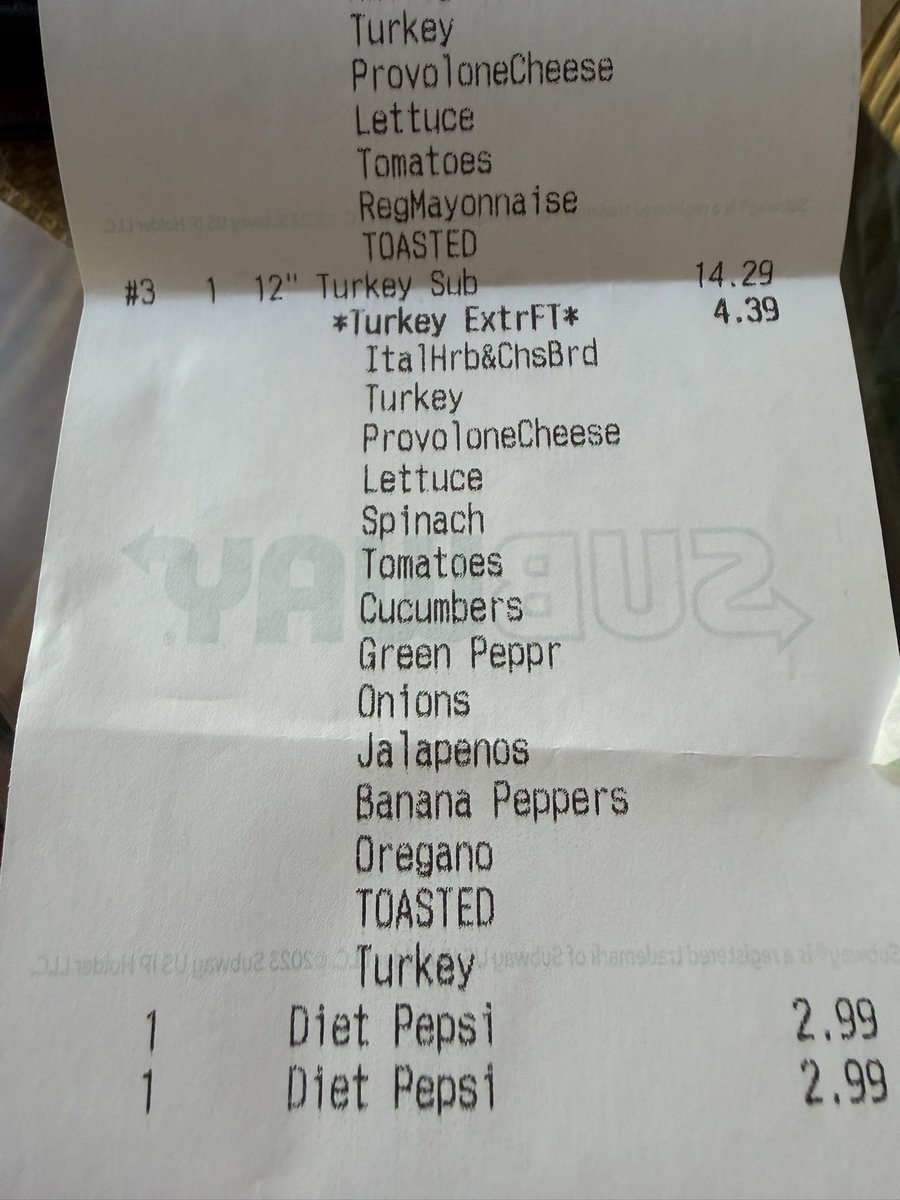 mdelicio's tweet photo. Looks like @SUBWAY has a new profit strategy: charge $4+ for double meat but give you six lousy slices of turkey on a footlong… https://t.co/MXkV5zZ5cw