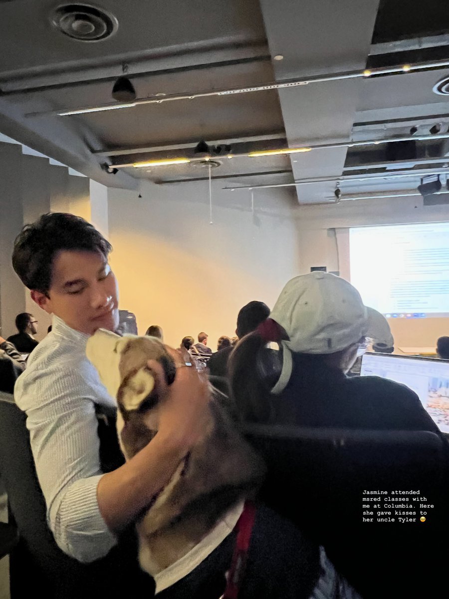 shiori22rir's tweet photo. “Jasmine attended msred classes with me at Columbia. Here she gave kisses to her uncle Tyler 🥹”

@octotul #tul_pakorn #ตุลย์ภากร https://t.co/LNnXjYVuPk