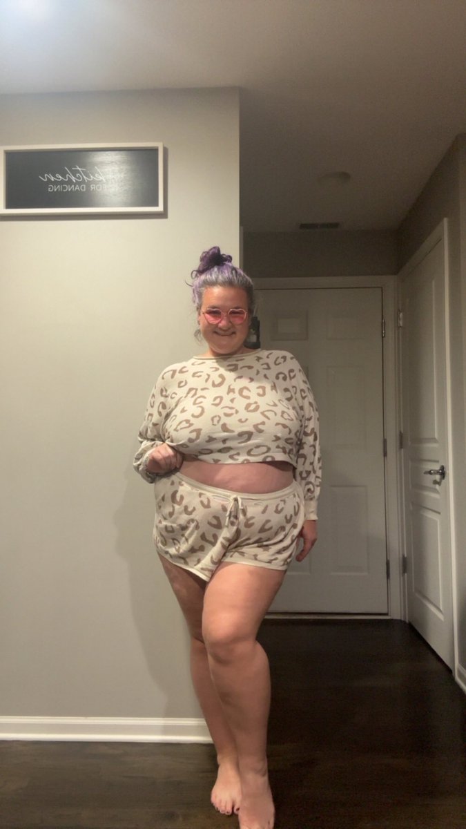 violetlunawitch's tweet photo. Leopard print pjs #VioletlunaWinter #softwitch #curvyoutfits #thriftedstyle #outfitinspo https://t.co/AmXgotfDJ7