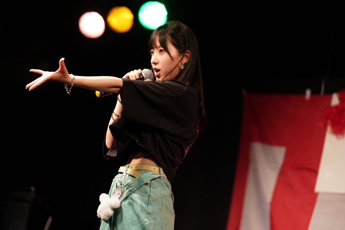 UDON2021UDON's tweet photo. 鈴比奈さんのライブ② https://t.co/bHnj78voeS