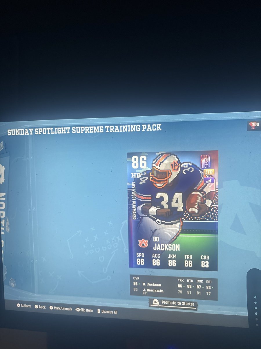 ZayyyCole's tweet photo. Zirkluck out of the training pack @Zirksee https://t.co/dnrsqJ33yg