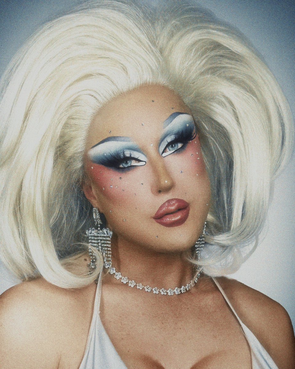 chaserunaway's tweet photo. I must’ve done something good ✨🪩
#dragqueen #dragqueensofinstagram #dragmakeup #makeuptutorial #dragrace https://t.co/A3NtfKDyVB