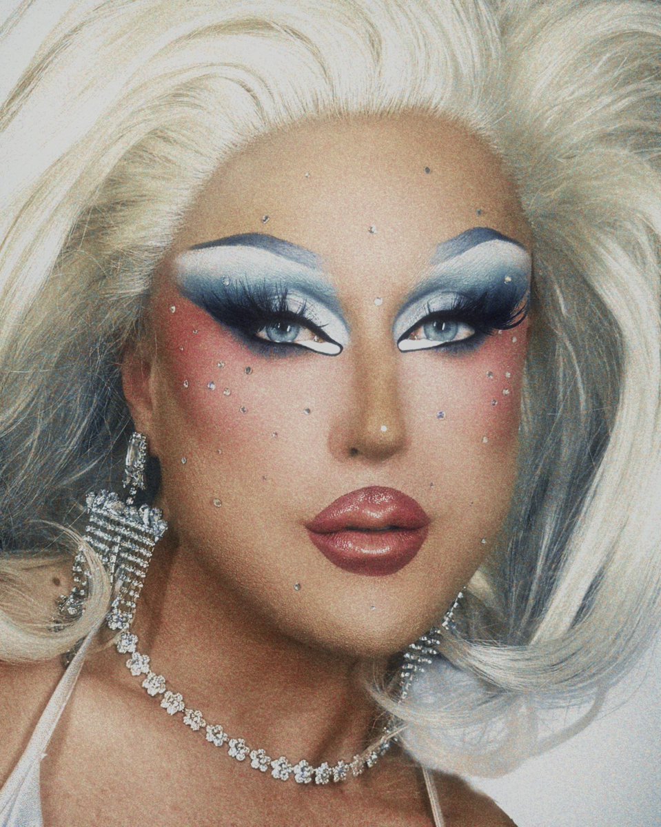 chaserunaway's tweet photo. I must’ve done something good ✨🪩
#dragqueen #dragqueensofinstagram #dragmakeup #makeuptutorial #dragrace https://t.co/A3NtfKDyVB