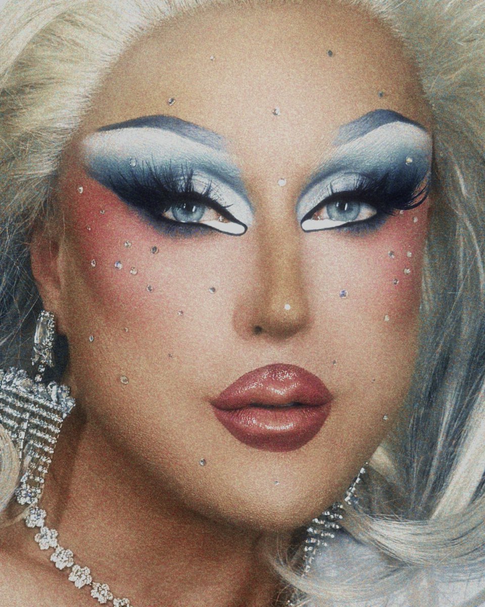 chaserunaway's tweet photo. I must’ve done something good ✨🪩
#dragqueen #dragqueensofinstagram #dragmakeup #makeuptutorial #dragrace https://t.co/A3NtfKDyVB