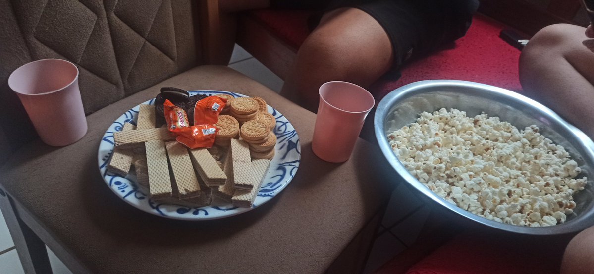 ummlkai35's tweet photo. Foto não é convite, Go drinking baby https://t.co/vuKLkrOkz5