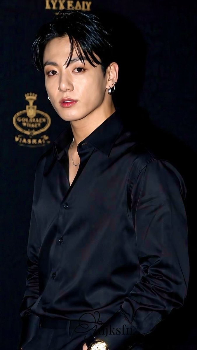 jkklips's tweet photo. #jikookau | Meu coração é teu. 

Jimin estava disposto a fazer tudo para  garantir o sustento da filha. Quando conseguiu um emprego como babá, achou que a sorte havia mudado. O problema era lidar com as crianças e com Jungkook, o bilionário reservado, exigente e de coração duro. https://t.co/KOn7oKAMrj