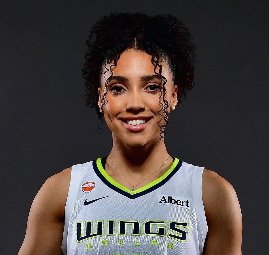 trendyhoopstars's tweet photo. Azzi Fudd vs Toronto:

17 PTS
4 STL+BLK
2 AST
5 3PM

✨ https://t.co/nrM226fsSo