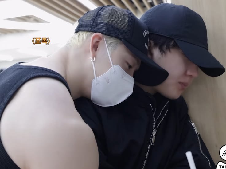 979899s's tweet photo. softies binchan https://t.co/G6Zgyw4Pjw