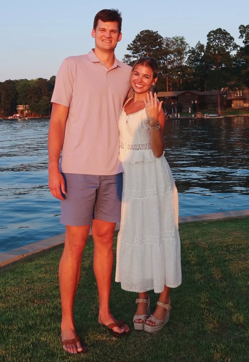LakeShowYo tweet media