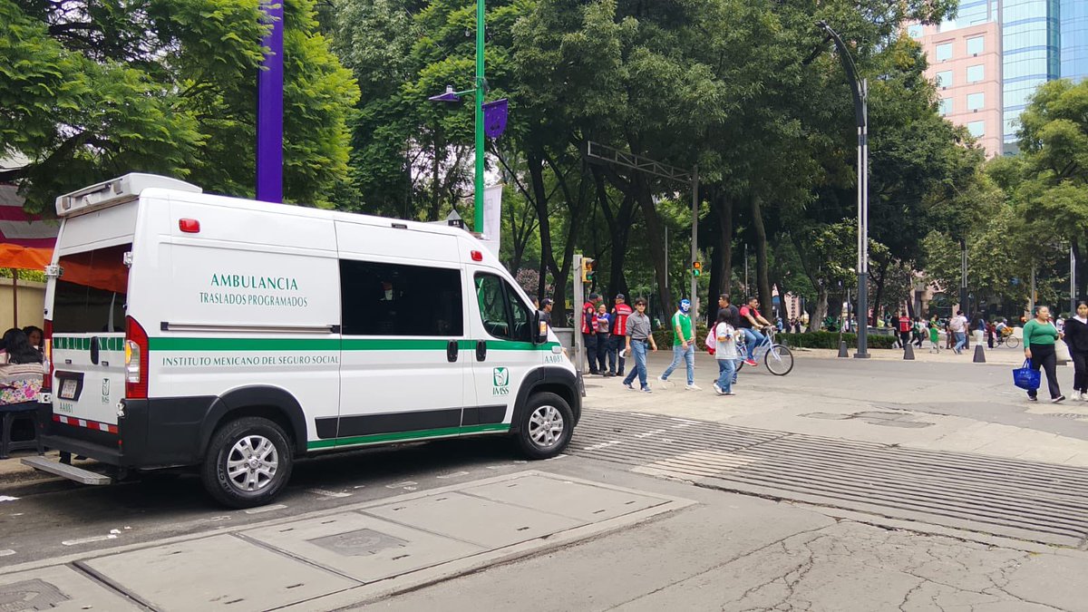 zoerobledo's tweet photo. ¡En el @Tu_IMSS ya estamos listos para el partido! ⚽💚

Nuestro personal ya instaló los Puestos de Atención Médica Avanzada en el Ángel de la Independencia y Paseo de la Reforma.

En coordinación con el @GobCDMX, estaremos atentos en las Unidades de Medicina Familiar cercanas para brindar atención a quien la necesite.

¡Que gane México y disfrutemos esta fiesta con responsabilidad! 🇲🇽