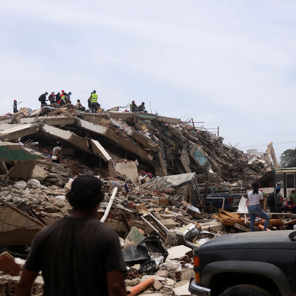 clarincom's tweet photo. SUBEN A 3.342 LOS MUERTOS EN VENEZUELA

En las últimas horas se confirmó la muerte de 397 personas. Además, hay más de 16.000 heridos y cerca de 50.000 desaparecidos.

(+) en Clarín: https://t.co/9r8Dnannsu