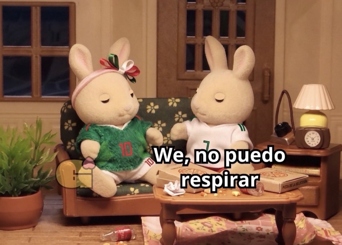 Guarromantico_'s tweet photo. Mi amorcito y yo después de comernos dos pizzas familiares antes de ver el partido 🇲🇽🍕 https://t.co/y58dwzIM9A
