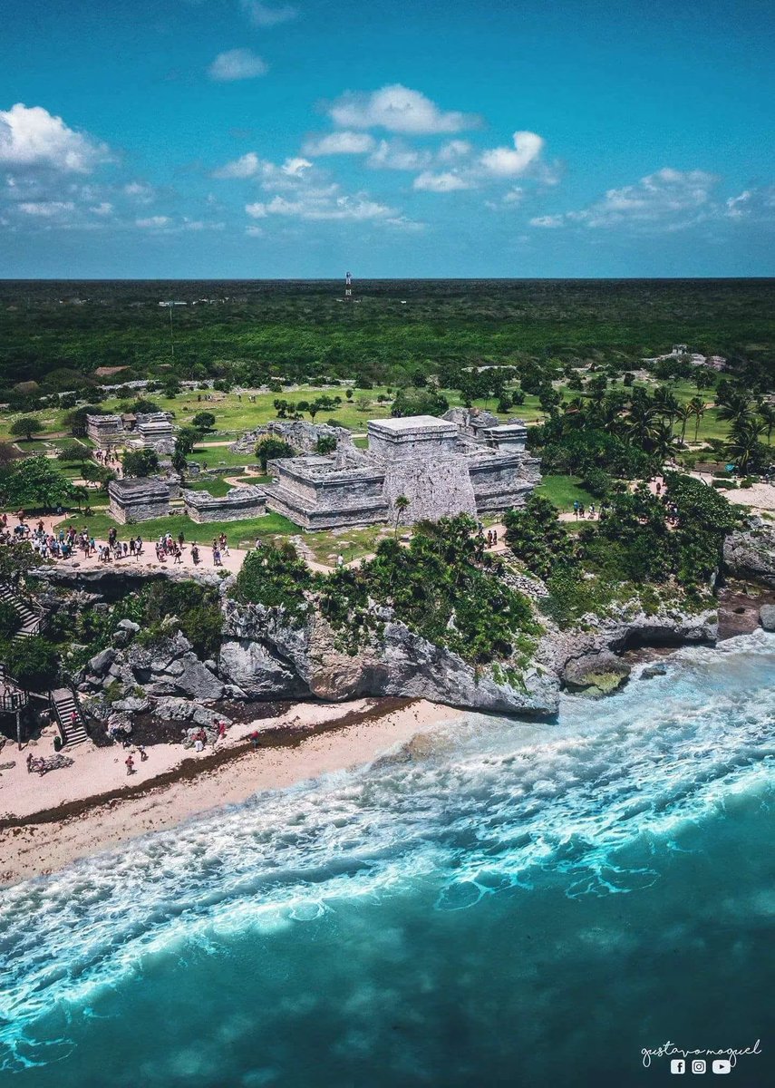 edificiosmayas's tweet photo. ¿Sabías qué ?... #Tulum, antes se llamaba Zamá que significa "amanecer", no fue hasta que se descubrió la zona arqueológica que recibió el nombre con el que se le conoce ahora y que significa recinto o muralla. 🤓

Vía: Gustavo Moguel https://t.co/Fml7l7tMFy
