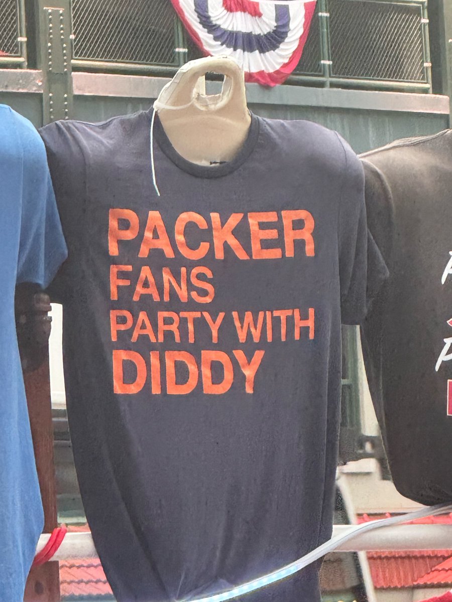 RobVarner11's tweet photo. @teacher_mom03 

I friend of mine just saw this in Chicago.  This is messed up! 🤣🤣🤣 https://t.co/ggXZbxWrKD