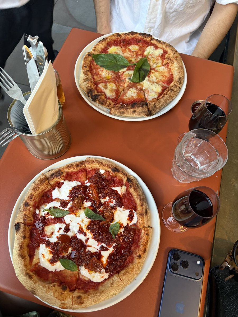 JacksDailyBites's tweet photo. 'Nduja and burrata pizza for dinner today 🍕 https://t.co/iu3Vpkfqgt
