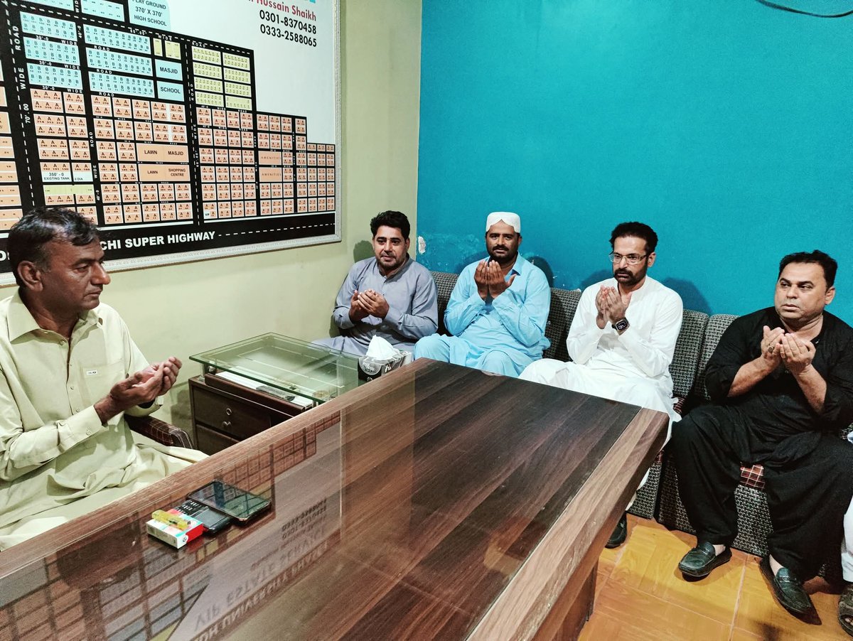 fzbhutto's tweet photo. Today, PPP MPA @drsikandarshoro, along with the notables, visited several bereaved families in Jamshoro to share their grief & offer heartfelt condolences. He prayed for the departed souls and strength and patience for the families left behind. #PS78 https://t.co/Wc1alKBLGE