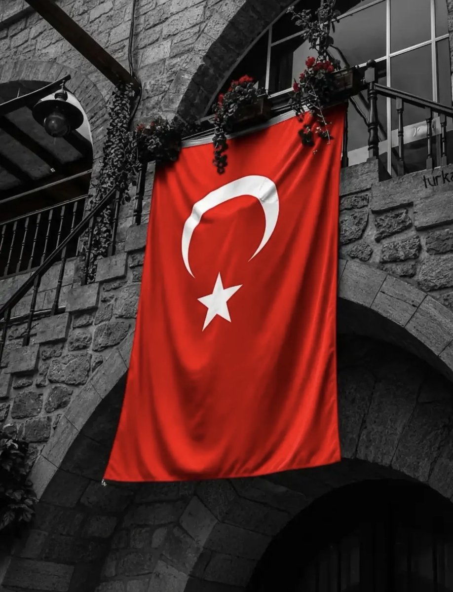 FiiTarih's tweet photo. Geceye bir fotoğraf bırakın.. https://t.co/2z5618eERJ