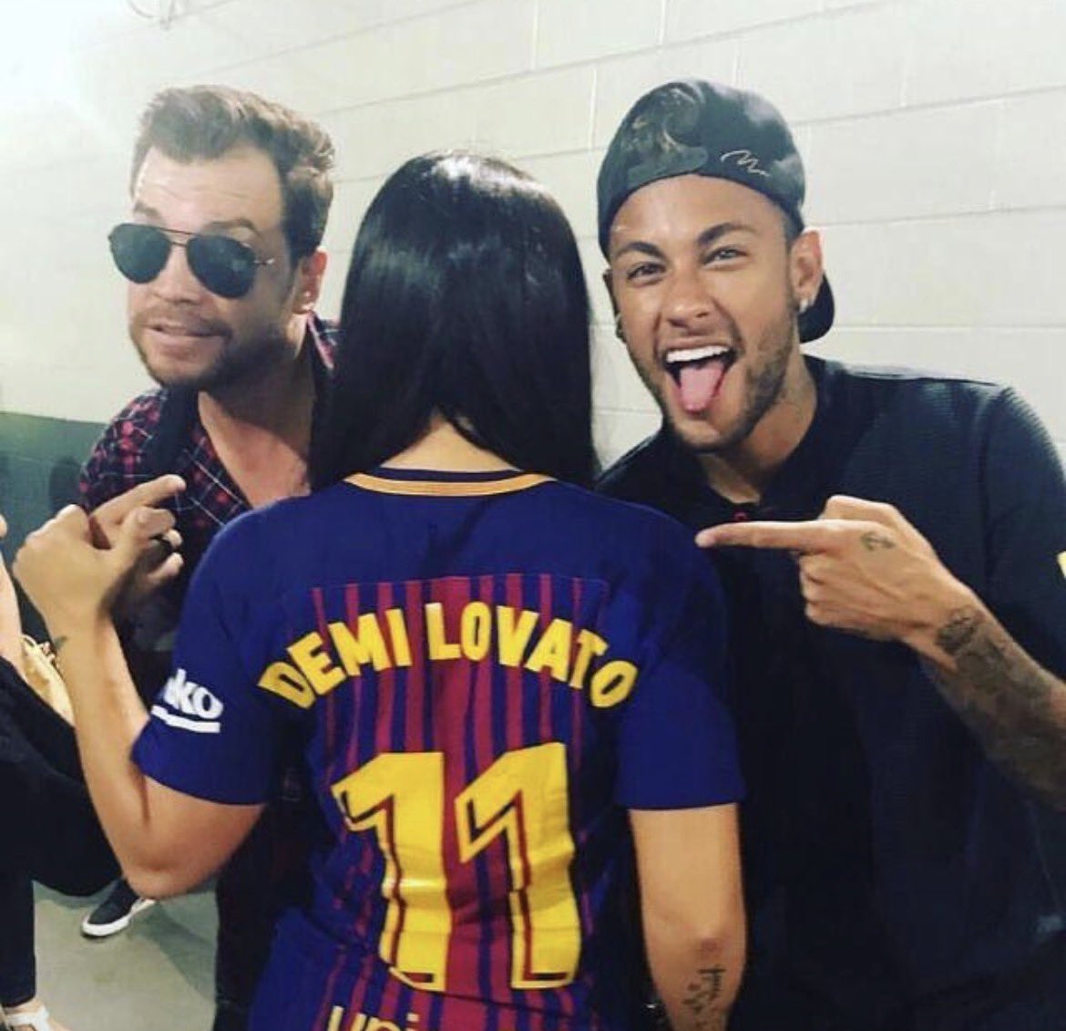 _thiagodejesus's tweet photo. essa demi lovato pintou muito já pqp kkkkkkkkkk essa foto https://t.co/LIf15N2cny