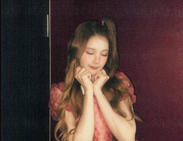 에이나 tweet media