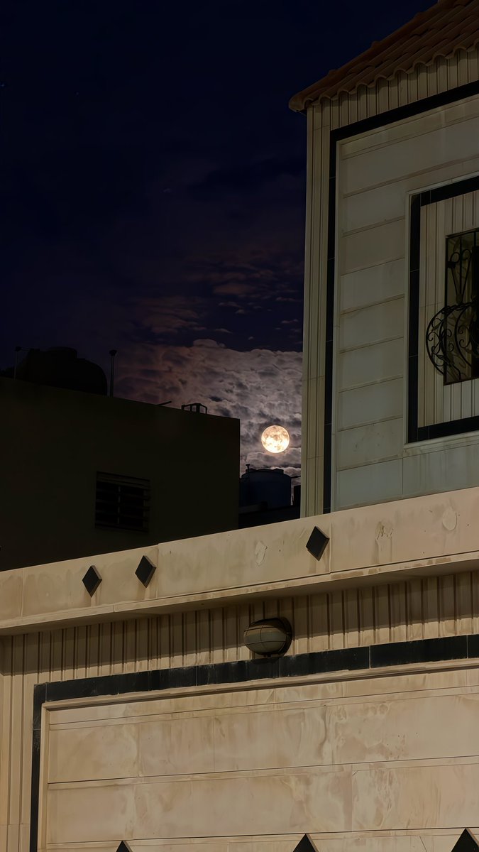 keer's tweet photo. moon + cas =? https://t.co/zRUyIB2x1L