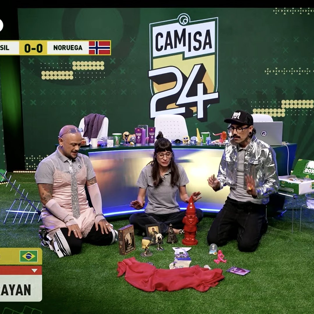luancarlus's tweet photo. O RITUAL QUE ELES FIZERAM PRA EXORCIZAR A DOR DO JOELHO DO NEYMAR VSF
#Camisa24 https://t.co/yW6NLvCkE0
