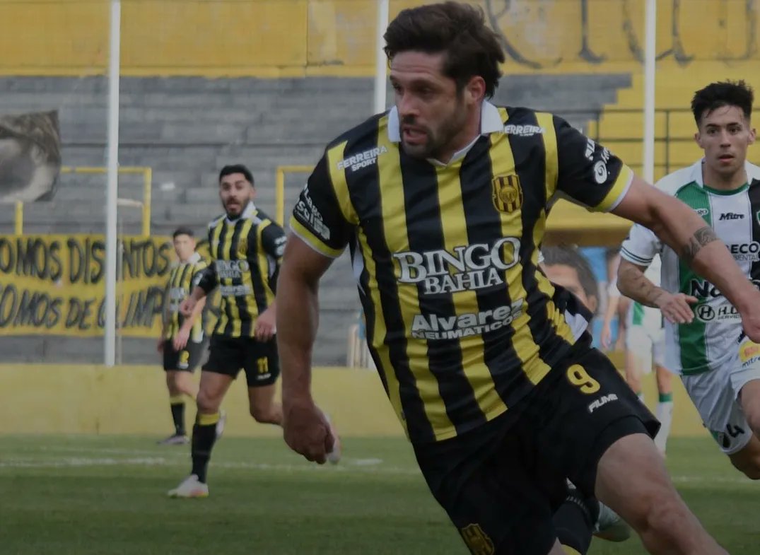 DaleOlimpo's tweet photo. ⚽ El dato más preocupante está en la eficacia ofensiva: #Olimpo apenas registró 1 solo tiro claro al arco en todo el partido. Muy poco para un equipo que pretende ser protagonista y que necesita generar mucho más para aspirar a ganar con regularidad. https://t.co/7kwGxcBRIp