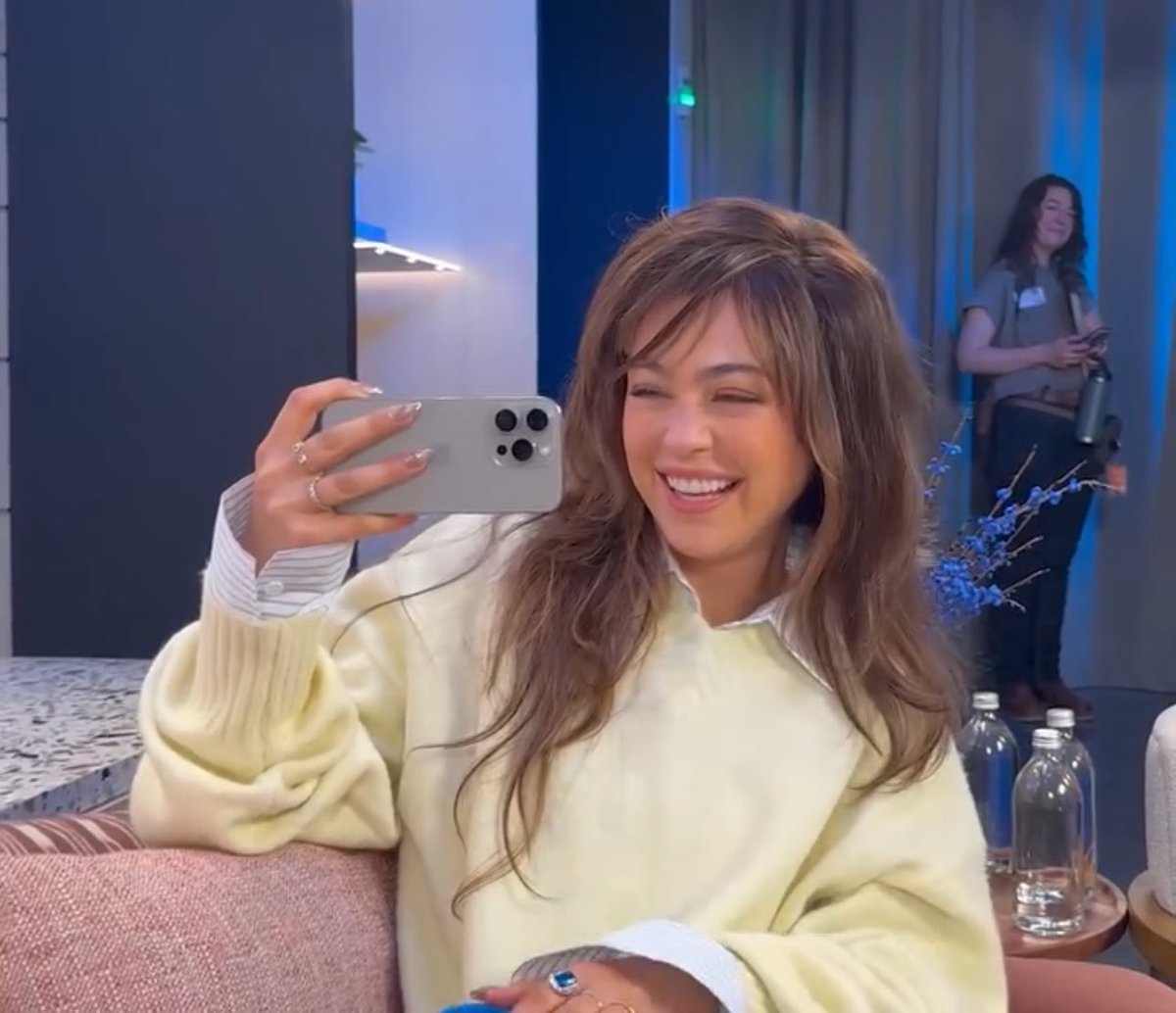 stealmywellsy's tweet photo. Mikaella being the cutest sisters out there🎀 https://t.co/w1sIPA1bDl