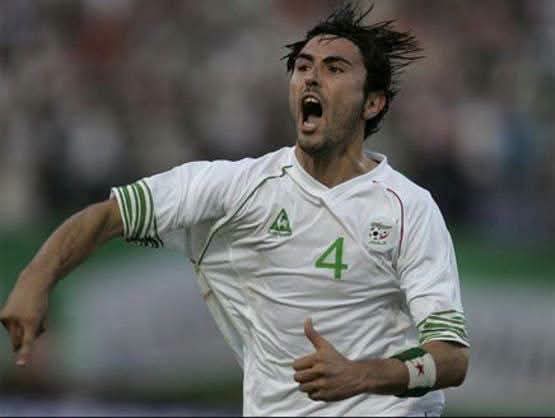 abdelkhalek001's tweet photo. بعيدا عن كونه لا يملك مسيرة تدريبة تؤهله لقيادة "الخضر"..
بعد تداول اسمه بسرعة كبيرة ومن العد��، كمرشح وحيد لخلافة #بيتكوفتش، وإن كان الأمر صحيحا، أتمنى ألا يتسرع  عنتر يحي ويقبل أن كون كبش فداء لمحاولات هروب وليد صادي من الحساب والعقاب، في ظل غضب شعبي بعد إقصاء #المنتخب_الجزائري https://t.co/XEBD5CF0rA