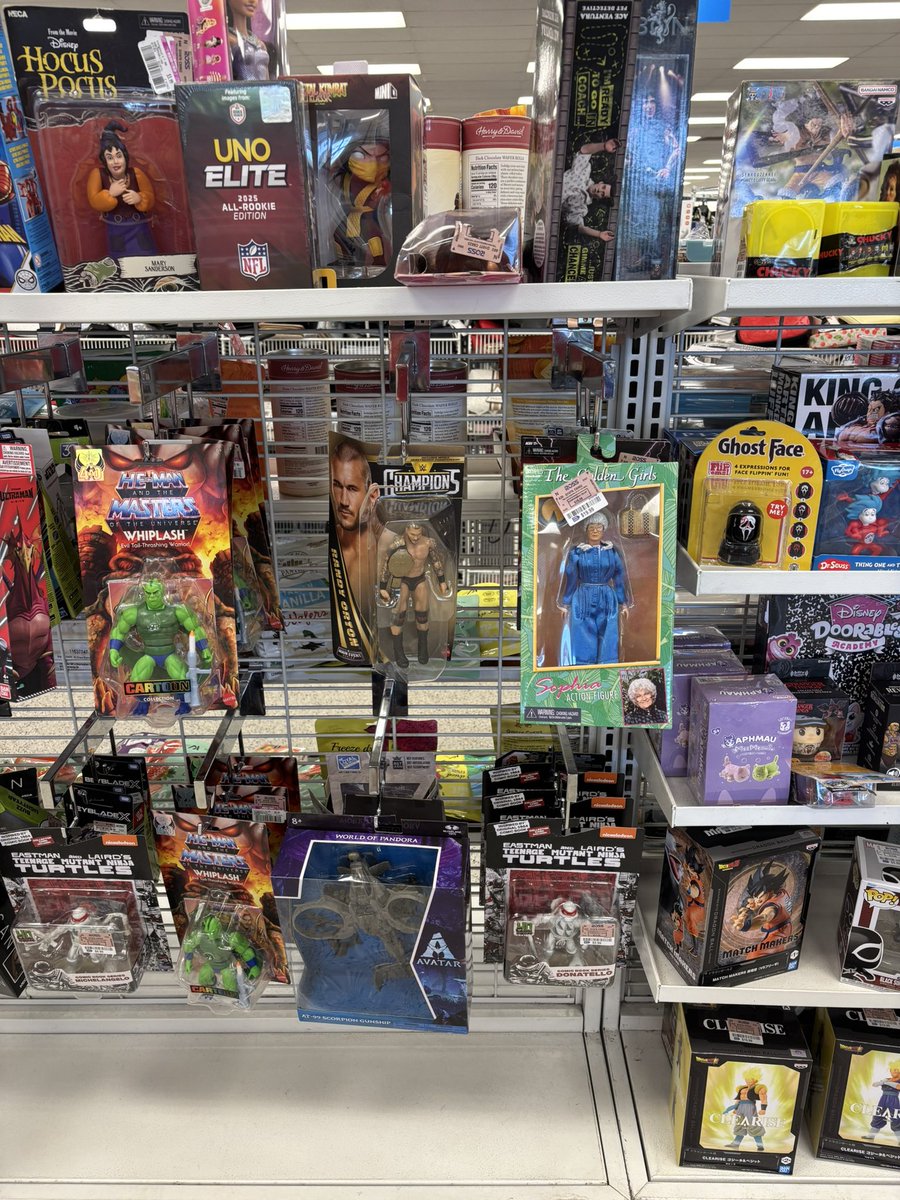 toypicsdude's tweet photo. Spotted at RossCon this weekend 🤩👍🏼
@ToddManyNumbers @InPursuitofToys @SteveOSaysStuff @Sean_Solo8 @Dregz_Cat @collector075 @Collectorian @RedRangerChris @OakhurstStudios @ChrisPirillo @LanceASchart @theygone238 @TF_Fan_1986 @gerardkane71 @capecoraldwells #RossCon  #actionfigures #collectors