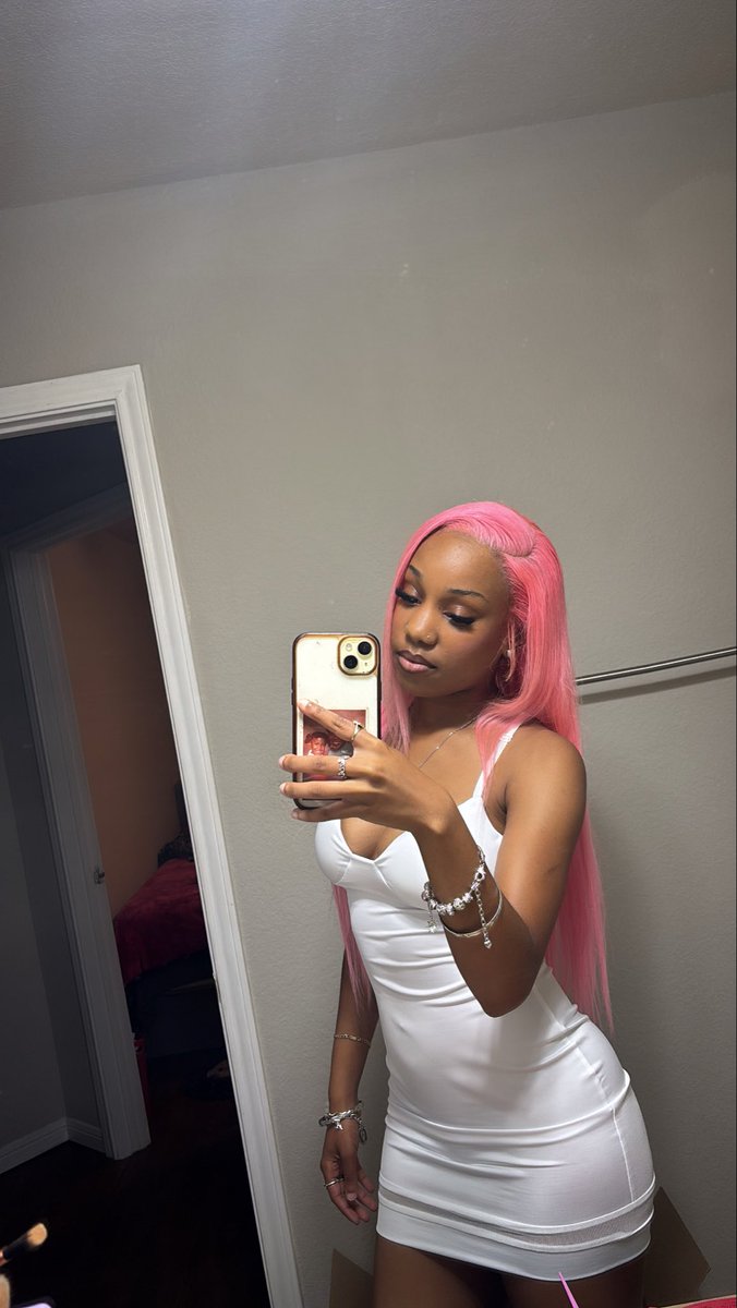 esstanae's tweet photo. a doll🎀 https://t.co/qWQZGLRIQr