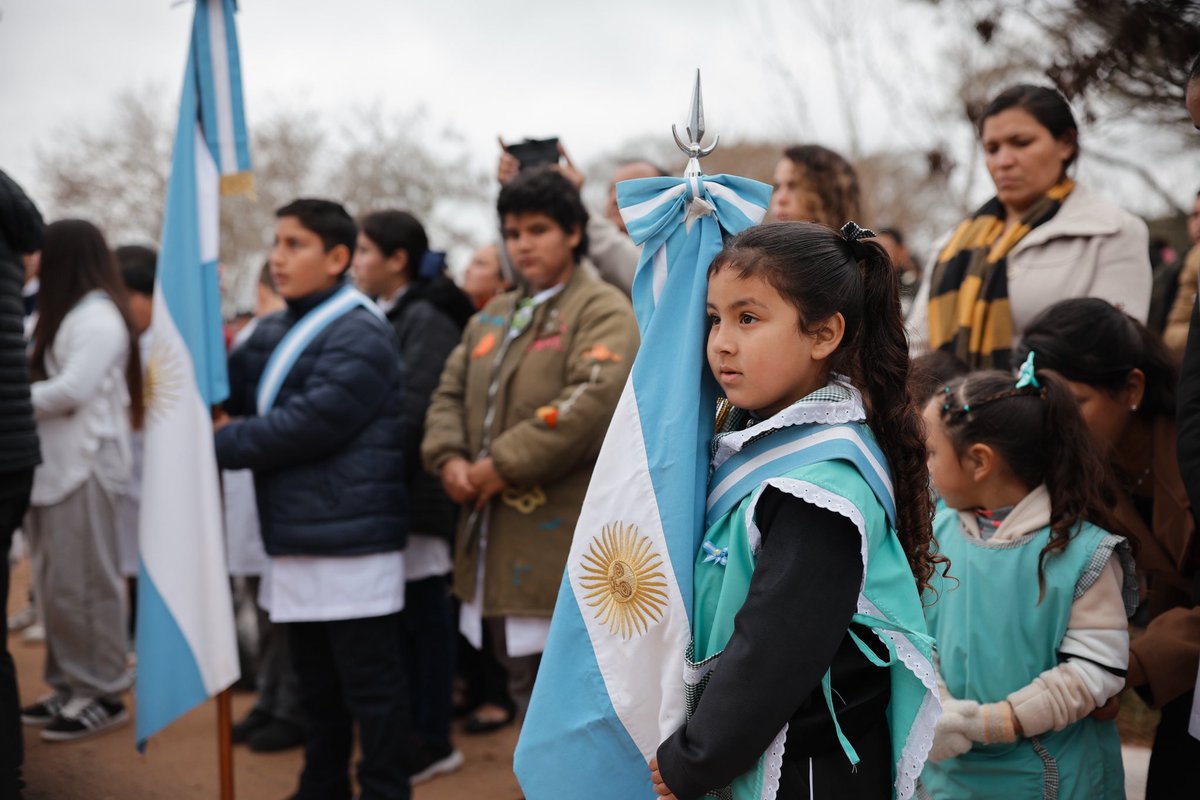 JPValdesok's tweet photo. #ColoniaLibertad cumplió 113 años, lo celebramos junto a las familias en los actos centrales, pero también con hechos y anuncios importantes: entregamos 10 viviendas #Oñondivé y construiremos allí otras 20 casas y 5 más en #EstaciónLibertad. https://t.co/4XdMdHXsLf