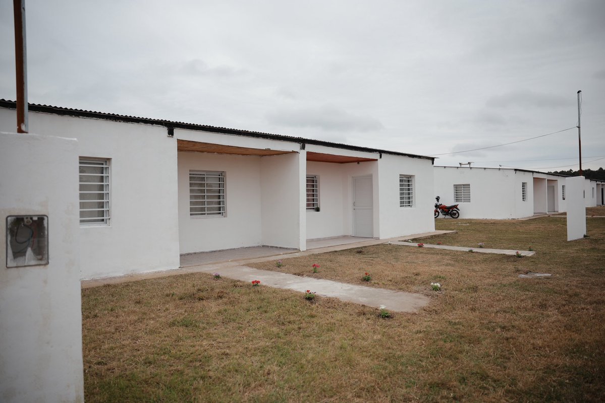 JPValdesok's tweet photo. Desde el @CorrientesGob tenemos un firme compromiso con el crecimiento de la localidad. Seguiremos invirtiendo en obras y oportunidades para su gente, para que las familias puedan desarrollarse. Vamos por una #ColoniaLibertad pujante y con futuro. https://t.co/lz64jTHQnZ