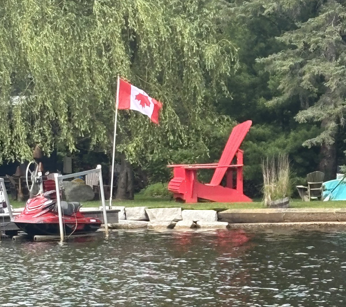 EffieGib's tweet photo. The Canadian flag is flying upside down, a clear sign of distress.
Our governments primary role is to protect our rights and freedoms, yet they’re being taken away. Voices are ignored while Canada suffers.💔🇨🇦 https://t.co/4f9519LPcz