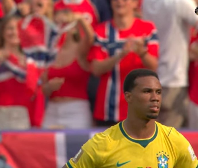 RubroBR_'s tweet photo. Brasil 0 x 1 Noruega| Gol do HAALAND https://t.co/kMSPcRR8TE