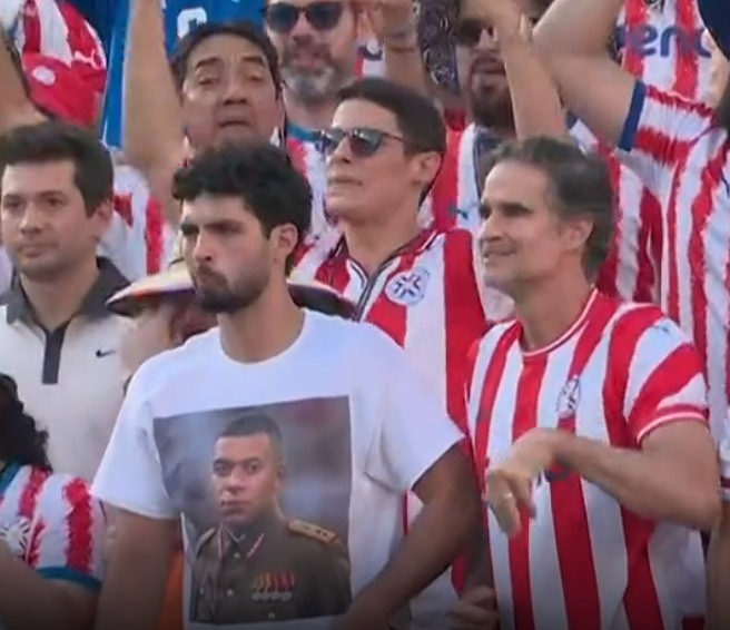 EAFCCLUBESPRO's tweet photo. El aficionado mas grande del #mundialdefútbol2026  Gracias #Paraguay https://t.co/Iis0OyV4Hd