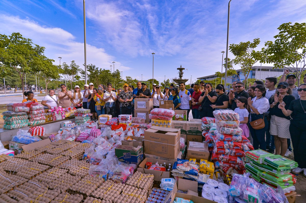 GobdelCesar's tweet photo. Fuerza Venezuela, es el mensaje que desde el Cesar envía la gobernadora @elviamilenasd a los damnificados del vecino país y como muestra de solidaridad se entregan ayudas humanitarias a Asociaciones de Venezolanos para que a través de Cancillería sean distribuidas en la zona afectada por terremotos.