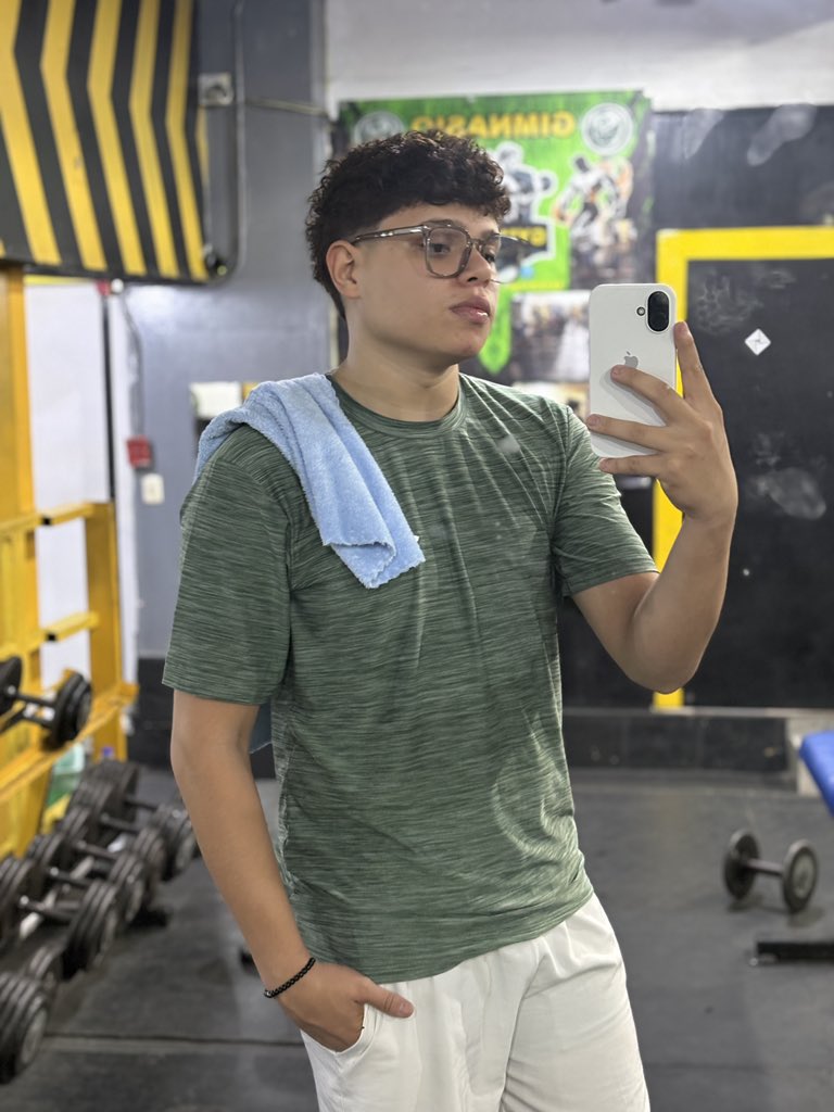 frosm0's tweet photo. 🫠🫠🫠 https://t.co/bGFlslgRyL