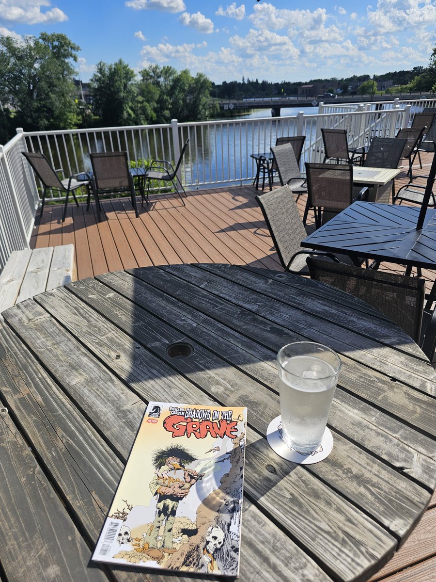 RickRossRolled's tweet photo. Comix and likker at R&amp;R in TRF Minnesoda.
The penultimate issue of Corben's Shadows on the Grave.
Veraska Seltzer (6 ABV).
Skol! https://t.co/dSiITCnhnW