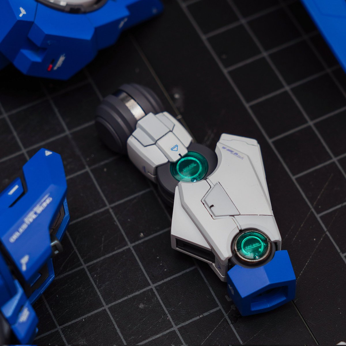 KN_MR's tweet photo. MGダブルオーライザー
そろそろ完成
メタリックカラーとソリッドカラーのコントラストがいい感じ！クリアパーツも良い(*^^*)

#INTERSTELLAR_00 https://t.co/pZ1KzqDXu9