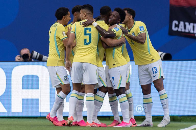poponze's tweet photo. ACABOU O SONHO! A seleção brasileira acaba de ser eliminada da Copa do Mundo. https://t.co/IH6oCTpnTQ
