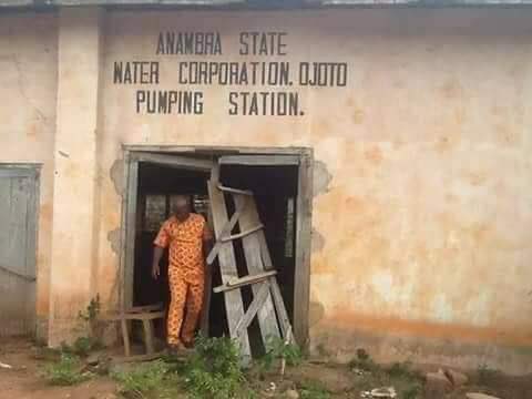 Oludari_'s tweet photo. Ekiti water House Vs Anambra water house.

I weep for Ibos, those people are suffering 😩😩😩😩 https://t.co/8b9sMM7gX4