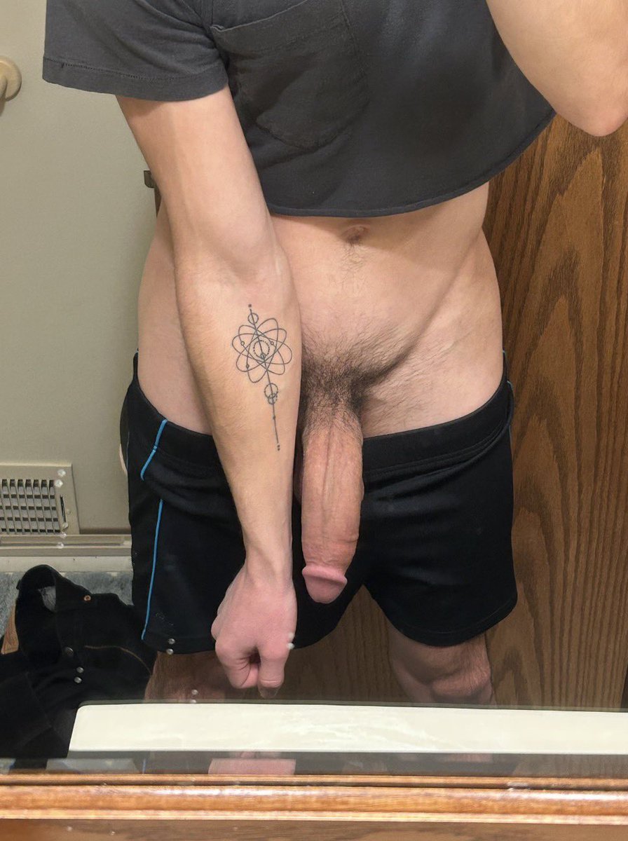 Jamesi823's tweet photo. Rate me https://t.co/4hINmfyuBh